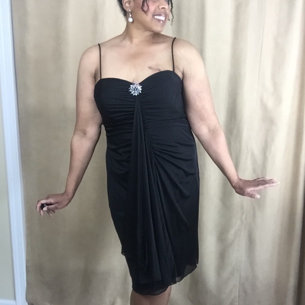 Avenue Ruched Dress with Brooch Sz 18 W